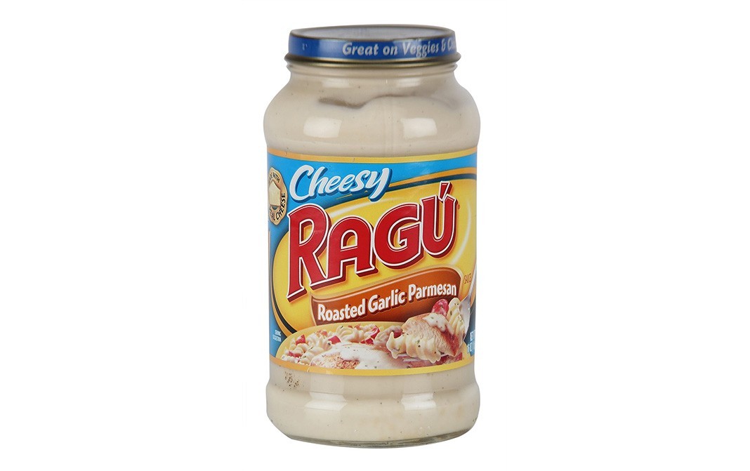 Ragu Roasted Garlic Parsmesan Sauce   Glass Jar  454 grams
